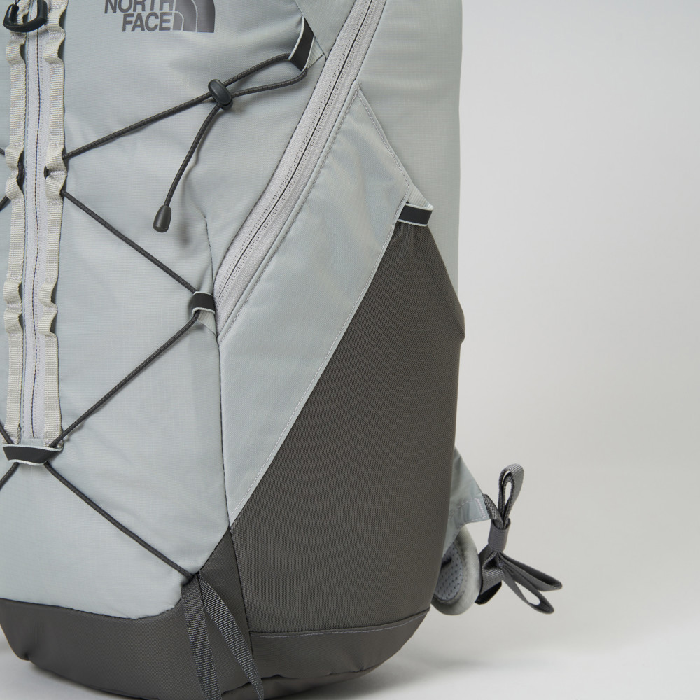 The North Face北面男女款灰色舒適背負休閒後背包｜8E9ZRO5