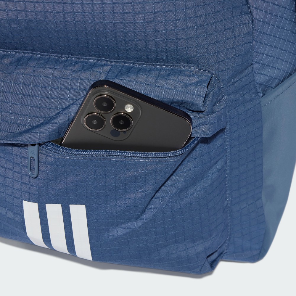 ESSENTIALS 後背包