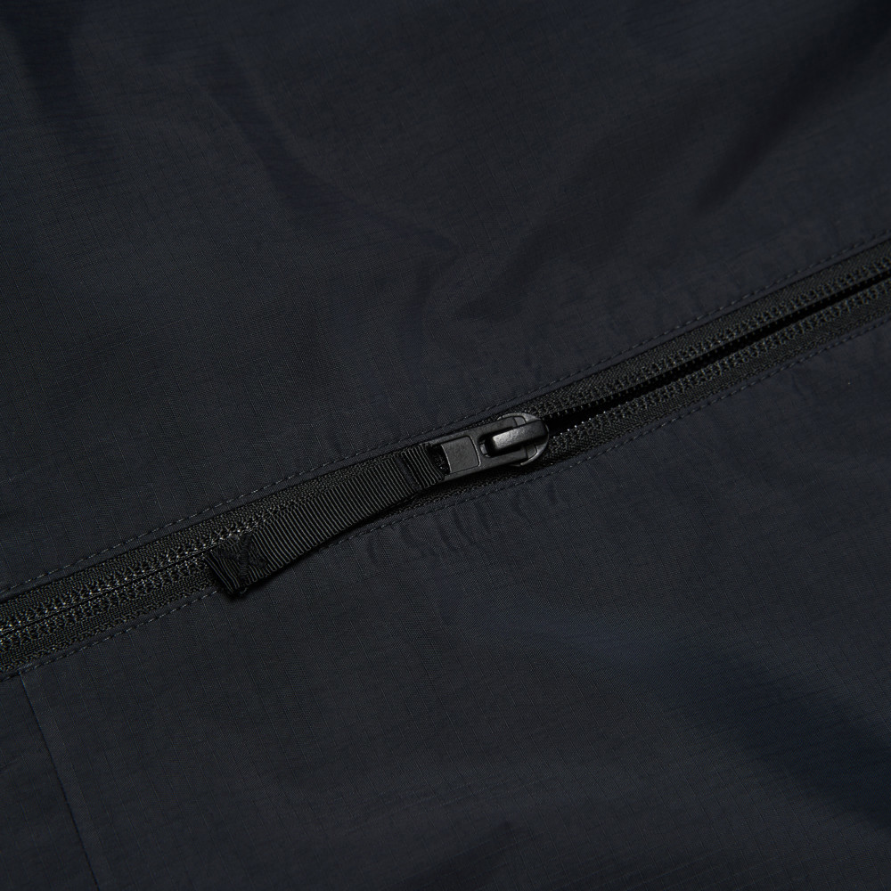 男款黑色DRYVENT防水衝鋒衣｜82VM4H0