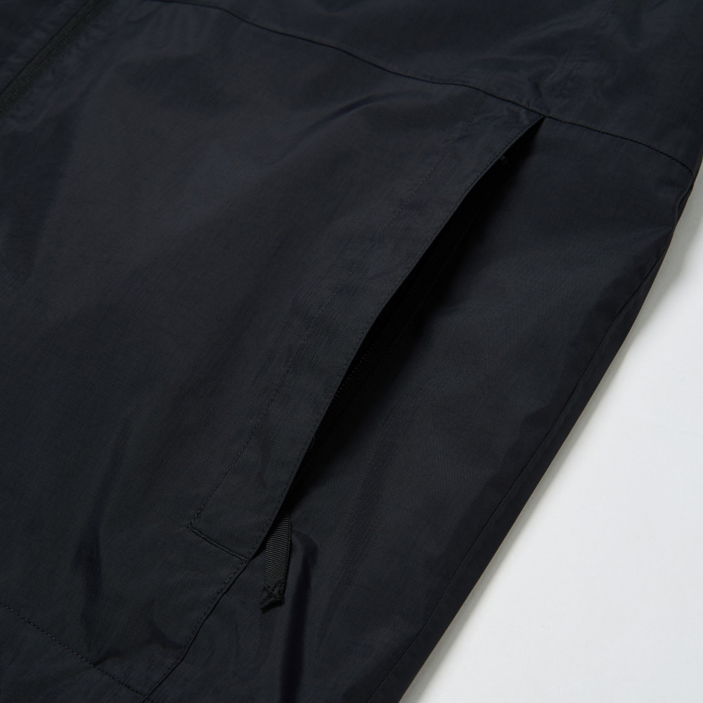 男款黑色DRYVENT防水衝鋒衣｜82VM4H0