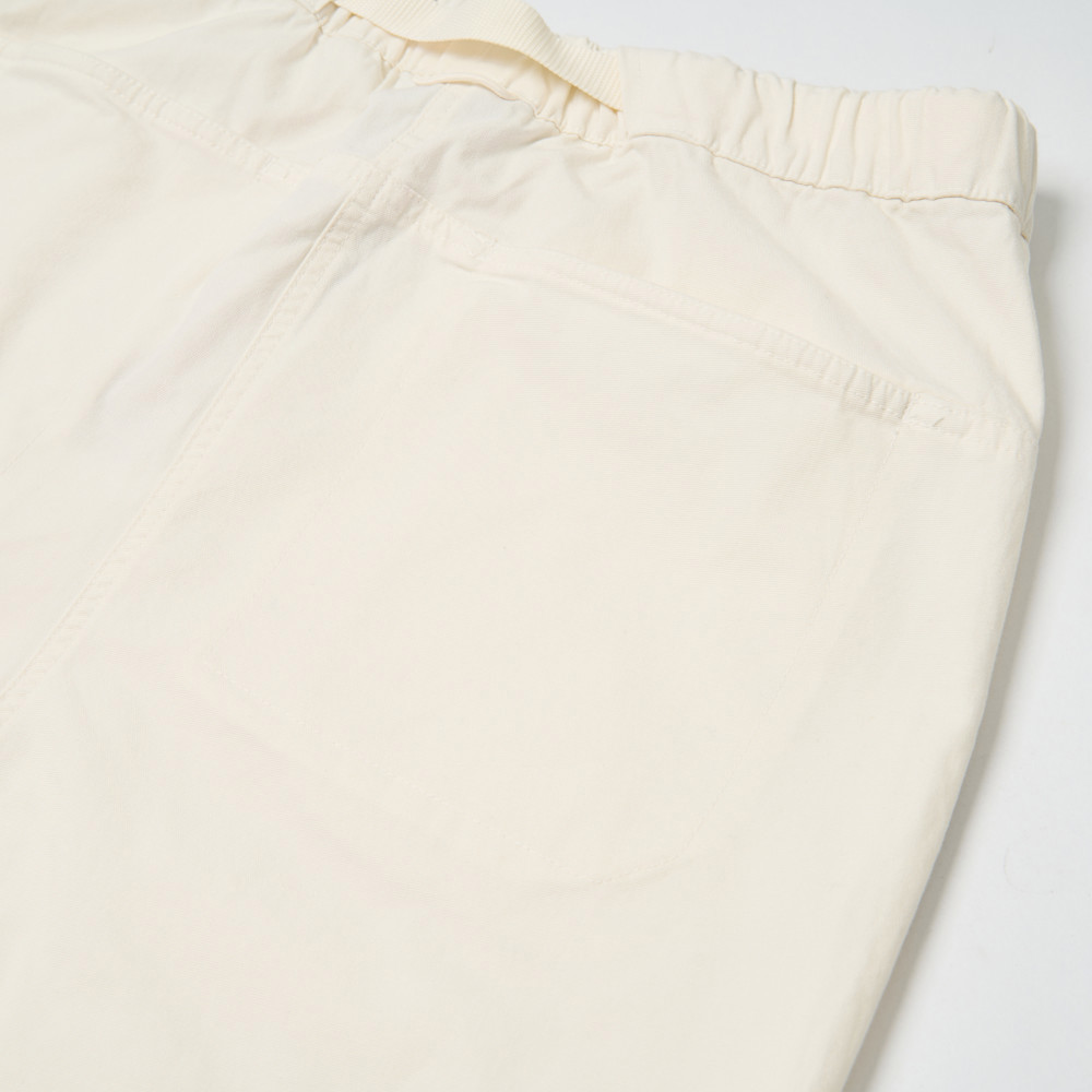 女款米白色休閒長褲｜8DGMQLI