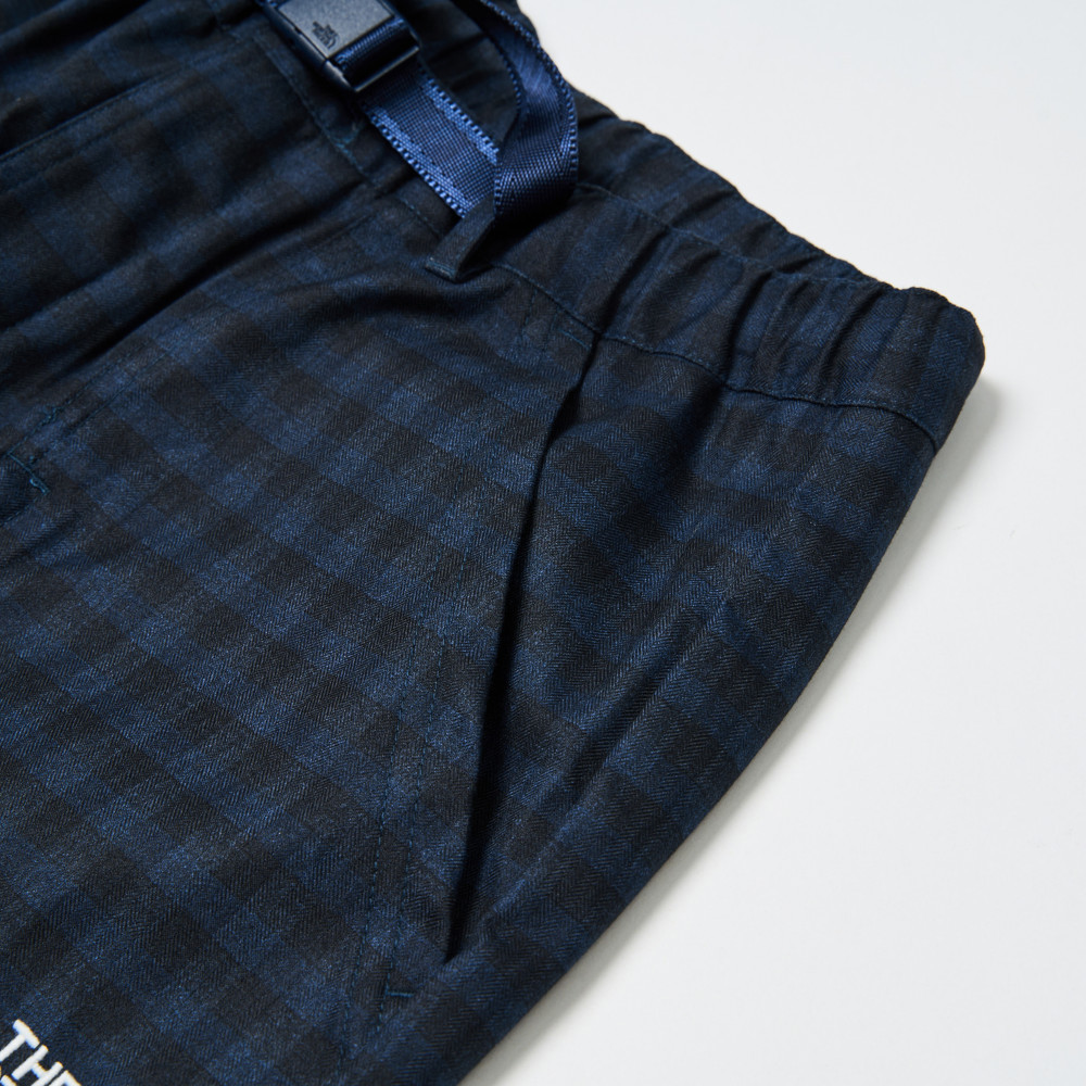 UE男款藍色DWR防潑水休閒長褲｜8E1Y8K2