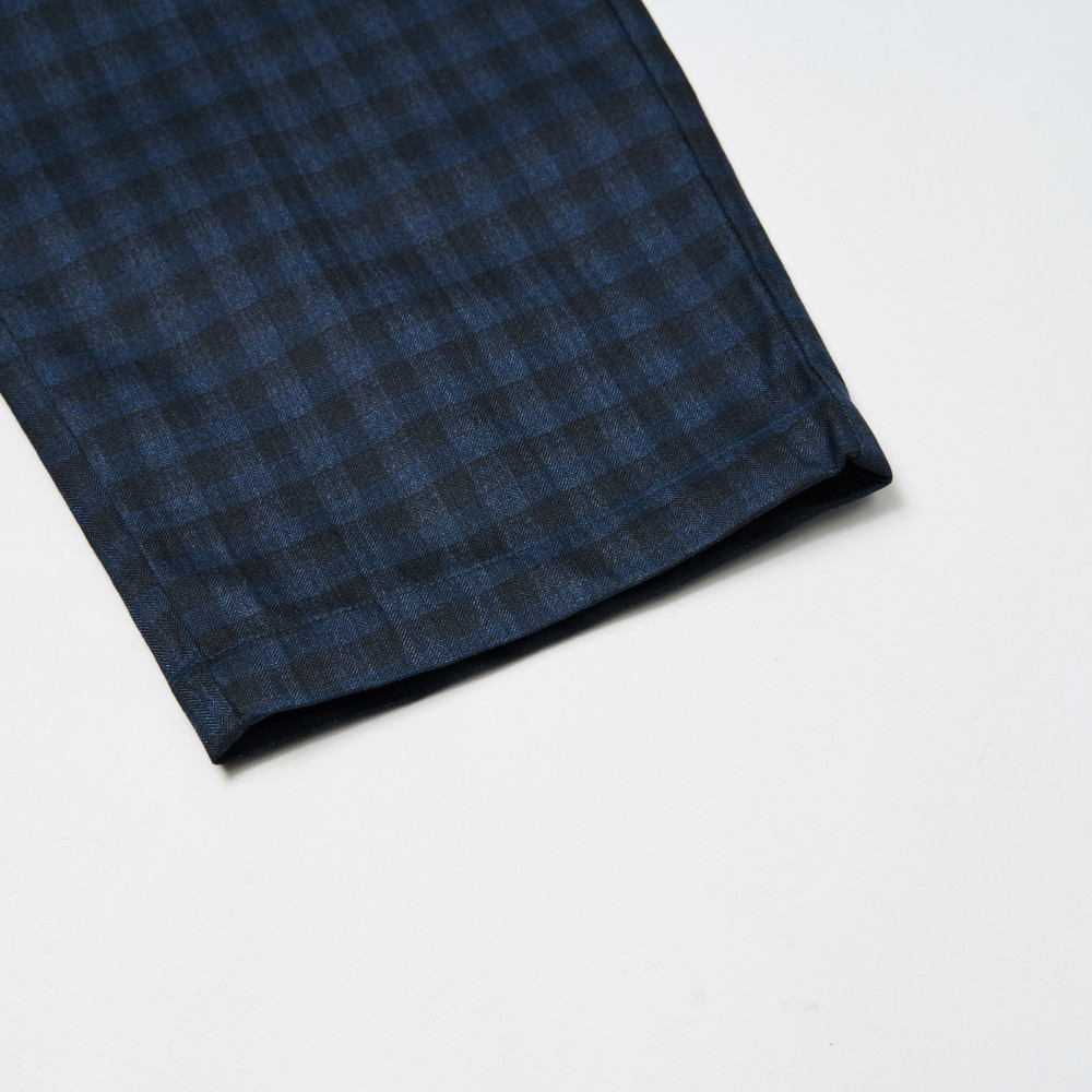 UE男款藍色DWR防潑水休閒長褲｜8E1Y8K2