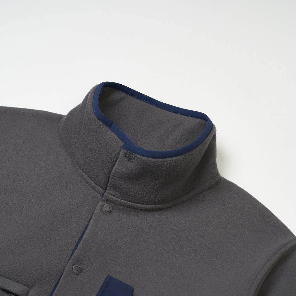 UE男款灰色長袖上衣｜8E1XRHI