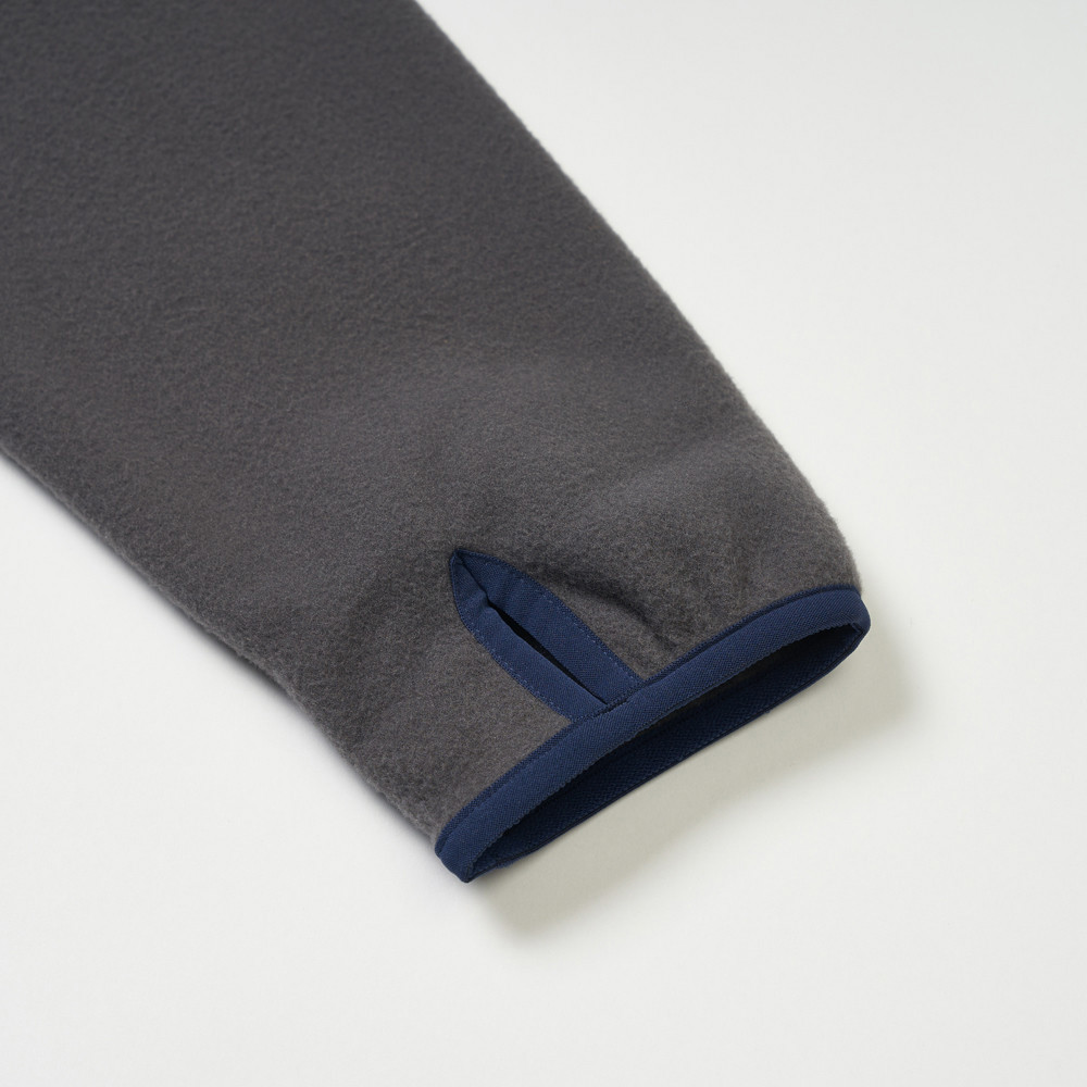 UE男款灰色長袖上衣｜8E1XRHI