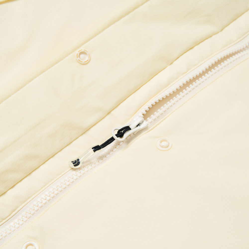 UE女款米白色DWR防潑水羽絨外套｜8E29QLI