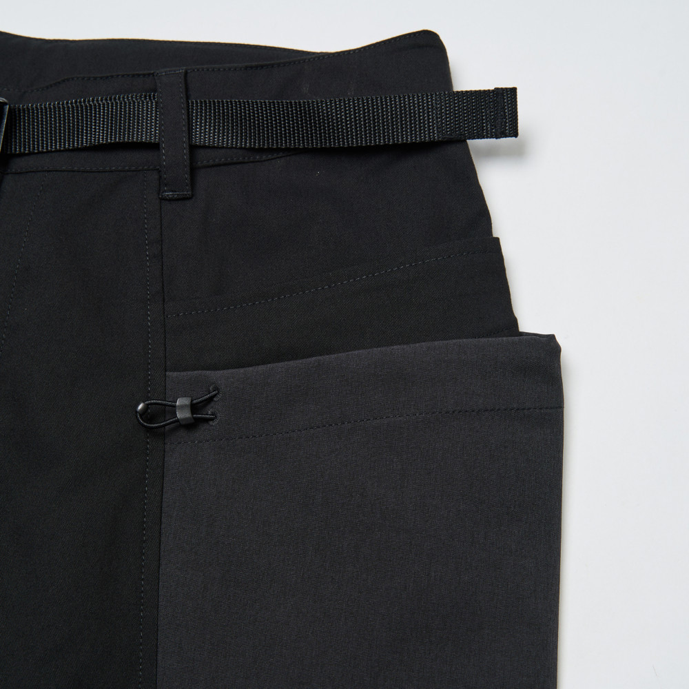 UE女款黑色DWR防潑水休閒長褲｜8E2QJK3