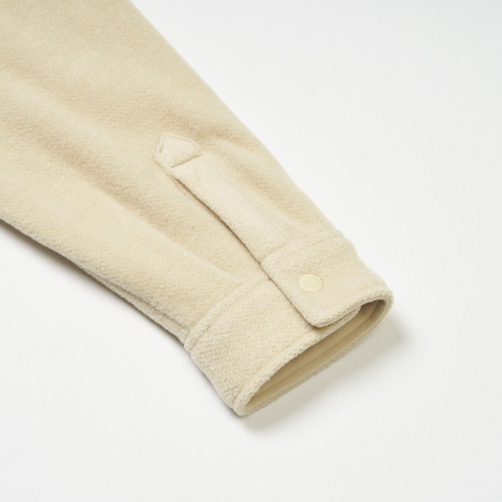 UE女款米色抓絨外套｜8E2C3X4