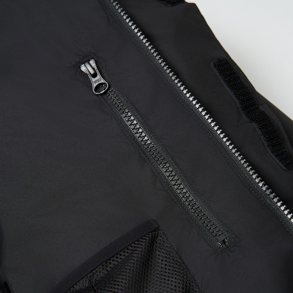 經典ICON男女款黑色GTX專業防水羽絨外套｜8CG5JK3