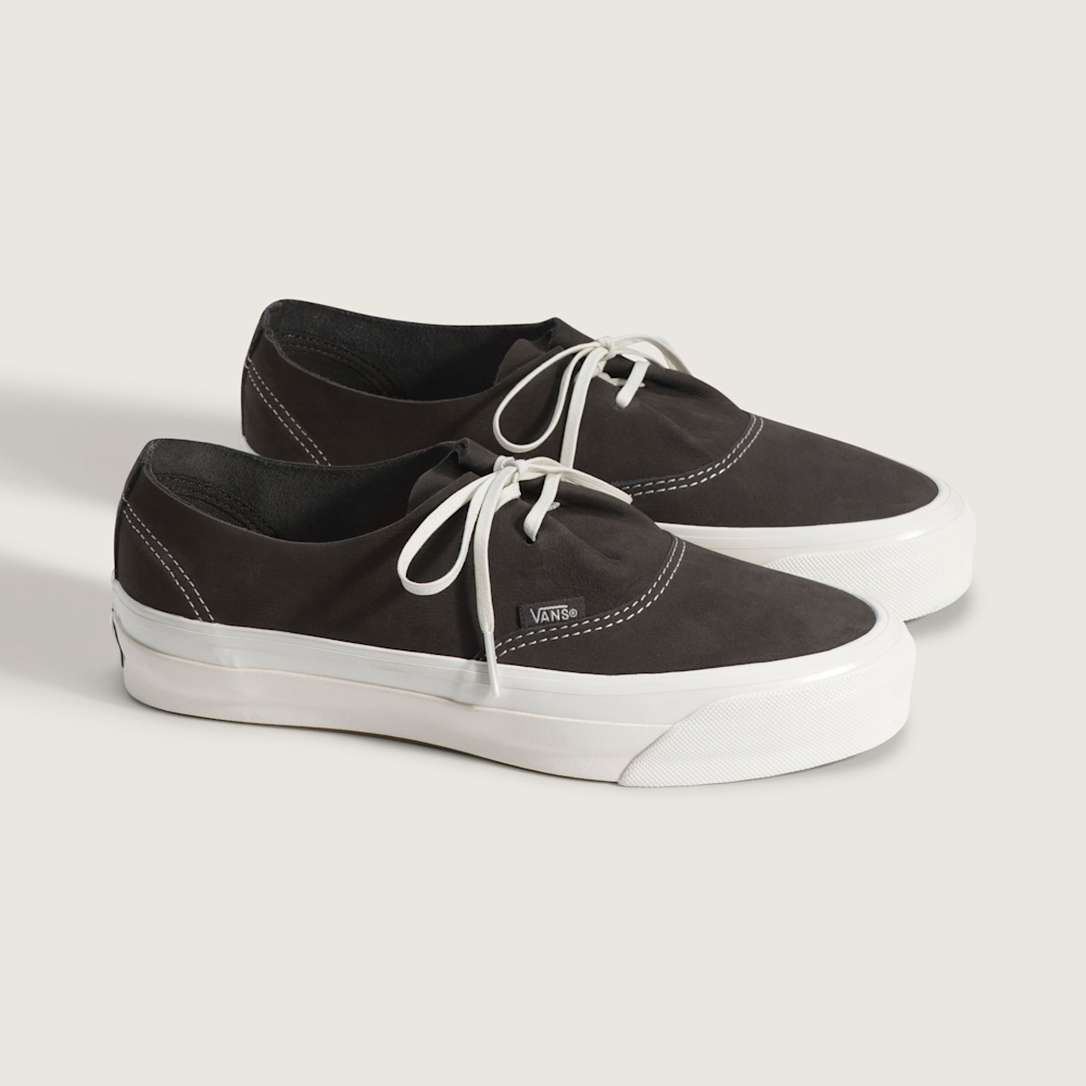 Premium LX Authentic Ease 黑色滑板鞋