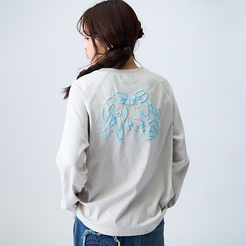 【E WEAR.FAVVI x 1G】日常圓領刺繡長袖上衣 - 沙色