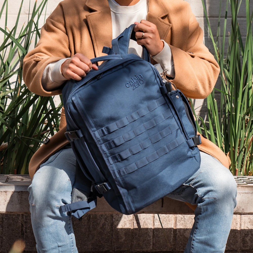 (預購)【CabinZero】英國輕旅登機後背包36L - 軍用款(藍)2.0