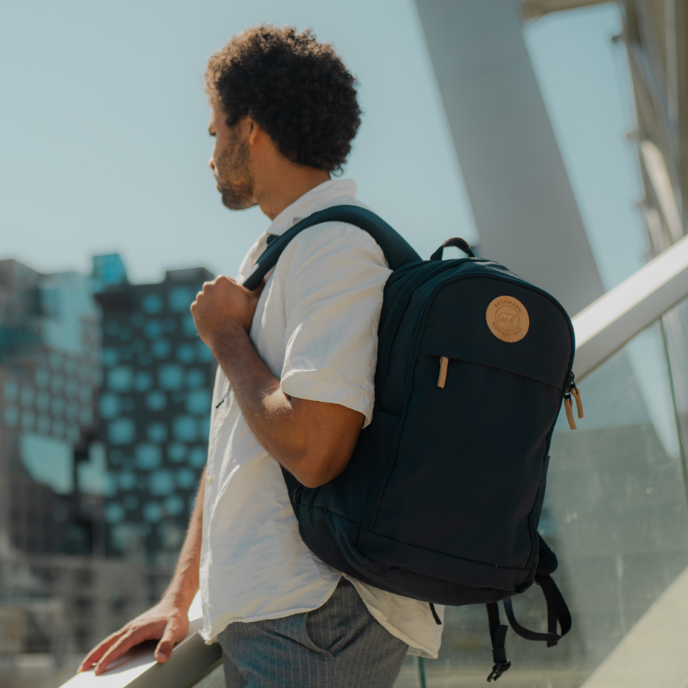 成人護脊後背包 Urban 30L - 蒼藍 2.0