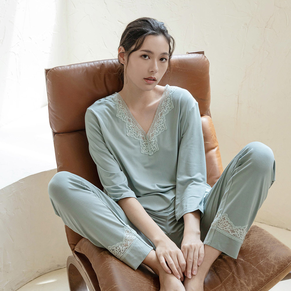 法式絮語 V領蕾絲居家長袖睡衣套裝-綠色