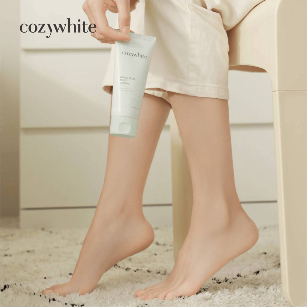 【勾人的滑嫩Baby足 】cozywhite 水感修護嫩足霜 100mL【升級版】：成分含量 double！只潤你腳不滑你鞋的終極柔嫩代表，一抹即水馬上吸收，跟腳底死皮說分手，重拾少女足！體驗優惠中！ 『多入優惠』