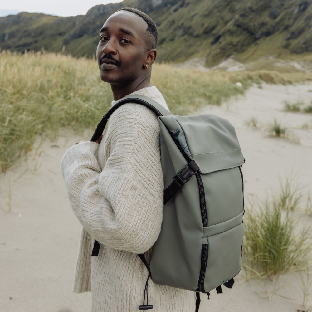 Street Light 街頭護脊輕量背包 22L - 地衣綠2.0