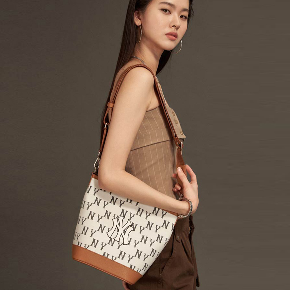 MLB Korea MLB 托特包 水桶包 Monogram系列 紐約洋基隊 (3ABML023N-50CRS)