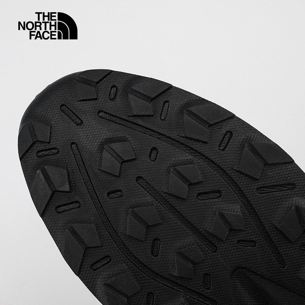 The North Face北面男款黑色舒適透氣抓地徒步鞋｜7W5SKX7