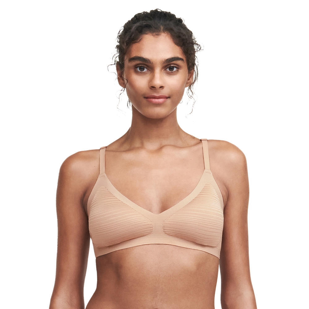 【Chantelle Lab】透氣涼感深V有襯墊無痕內衣>XS-L>絲光膚(20D10_00Q)【Soft Stretch Stripes】