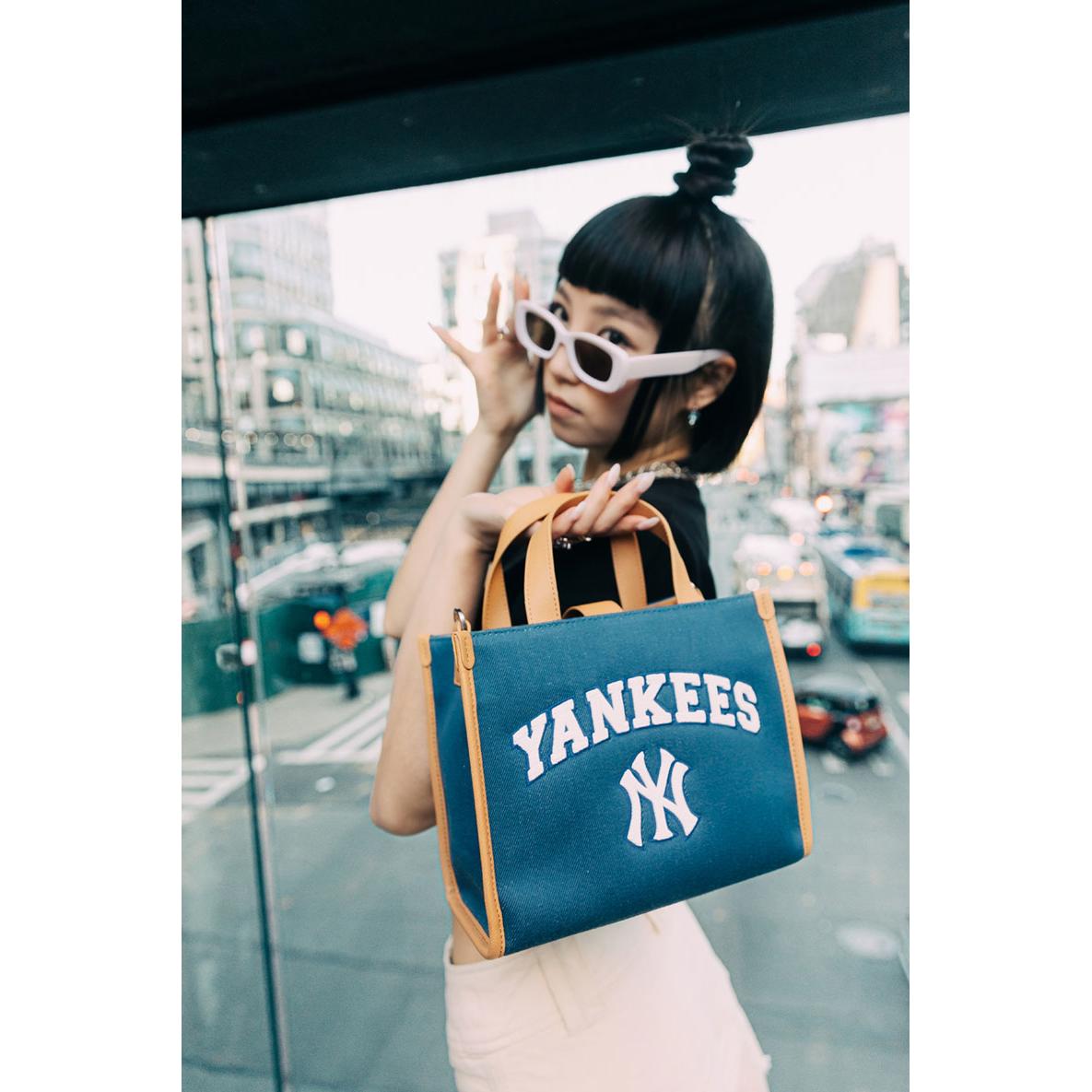 MLB 帆布小托特包 斜背包 Varsity系列 紐約洋基隊 (3AORS083N-50INS)