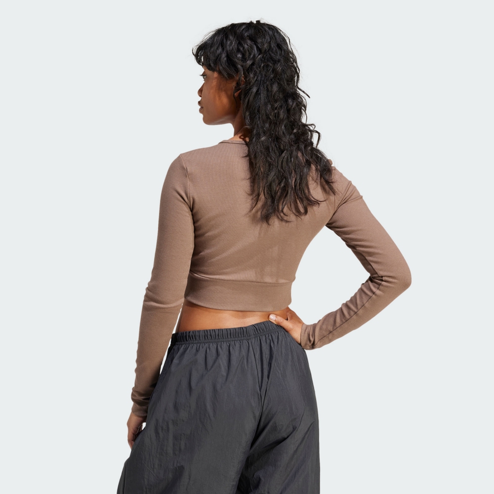 ESSENTIALS 長袖上衣