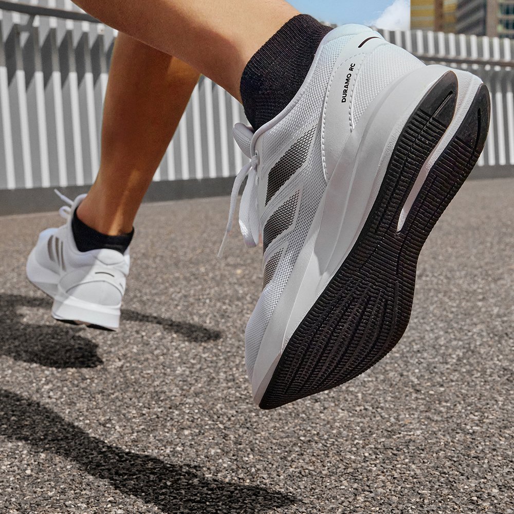 DURAMO RC 跑鞋