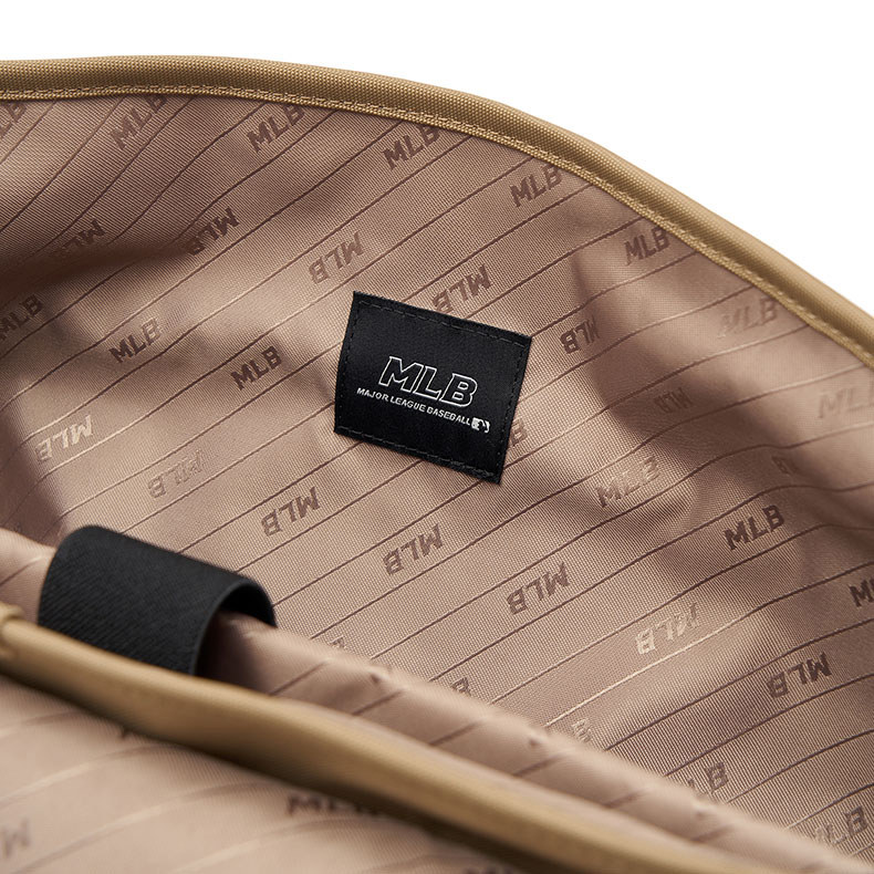 MLB 尼龍斜背包 腋下包 Varsity系列 波士頓紅襪隊 (3ACRL014N-43BGD)