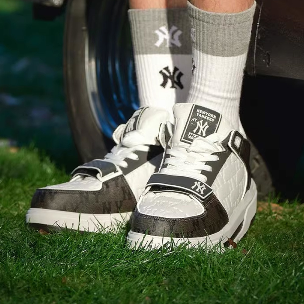 MLB  Monogram老爹鞋 學長鞋 Chunky Liner系列 紐約洋基隊(3ASXCMM4N-50BKS)