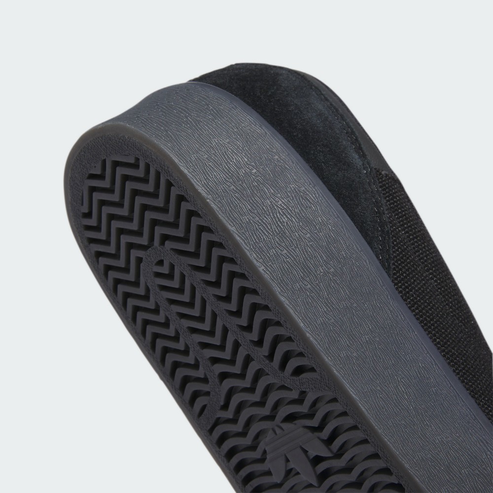 SHMOOFOIL 運動休閒鞋