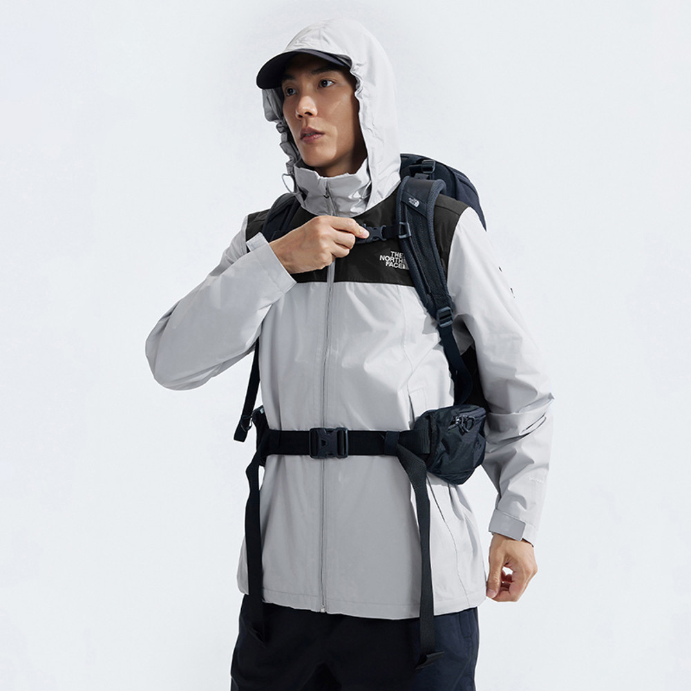 【限時搶購】男款灰黑拼接防水透氣保暖可調節收納連帽衝鋒衣｜88FRC3F