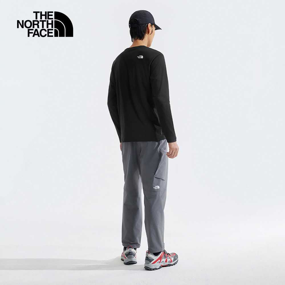 The North Face北面男款黑色吸濕排汗品牌LOGO長袖T恤｜8AMJJK3