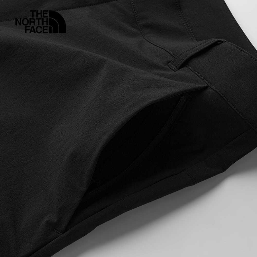 The North Face北面男款黑色防潑水舒適品牌LOGO休閒長褲｜83OO4H0