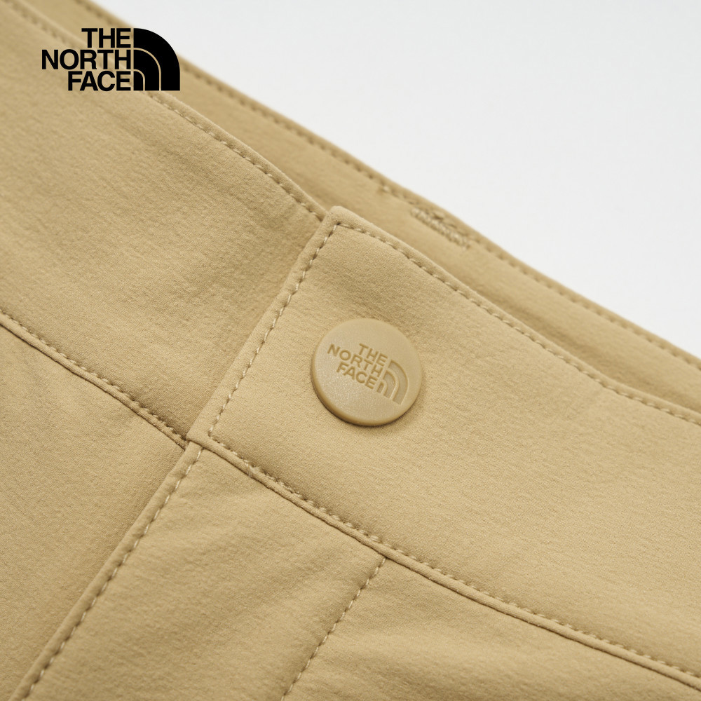 The North Face北面男款卡其色防潑水品牌LOGO長褲｜83OOLK5