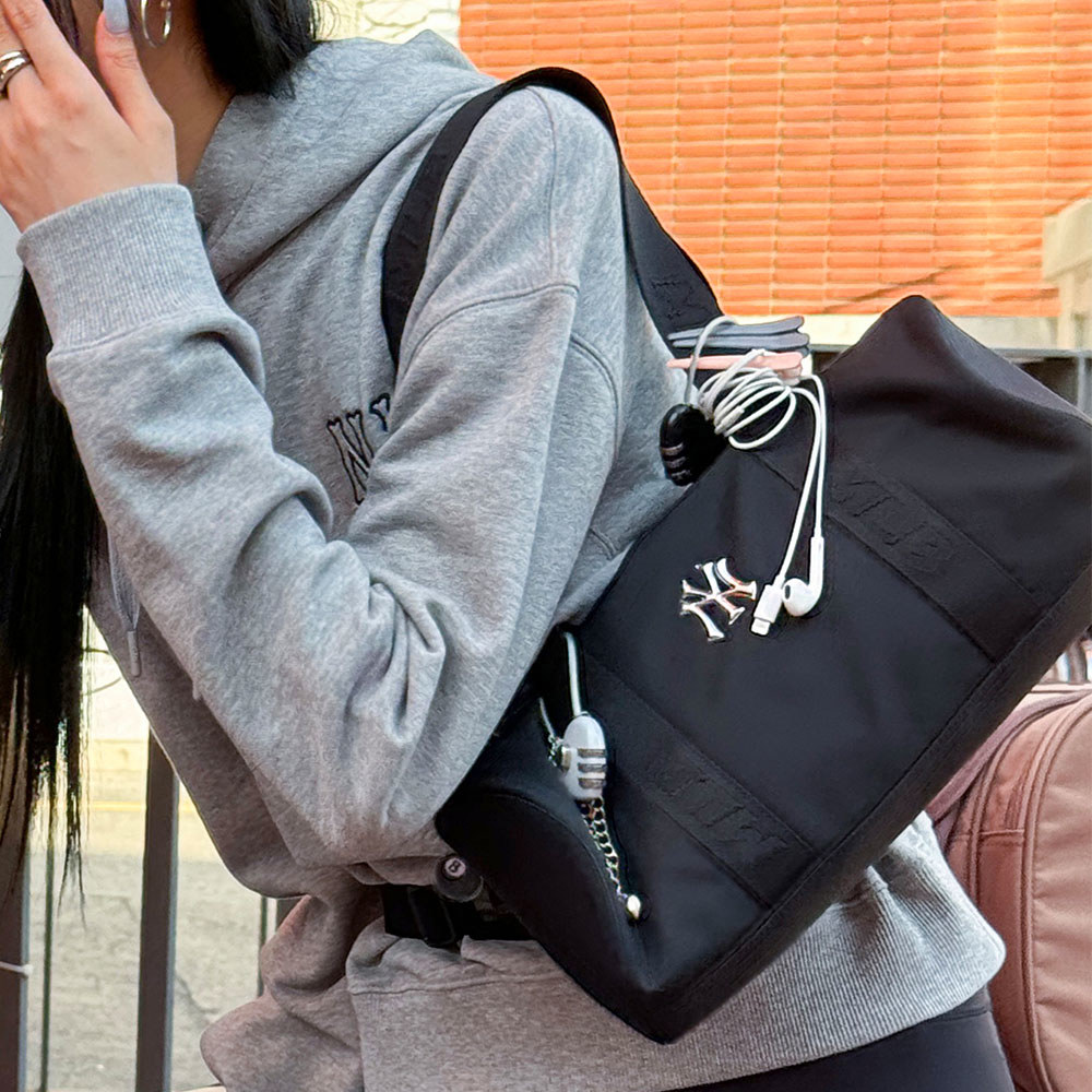 MLB 輕量尼龍 圓筒包 運動肩背包 手提包 紐約洋基隊 (3ABQL024N-50BKS)