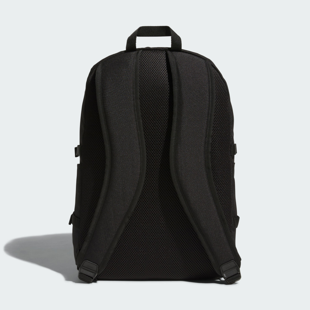 ESSENTIALS 後背包