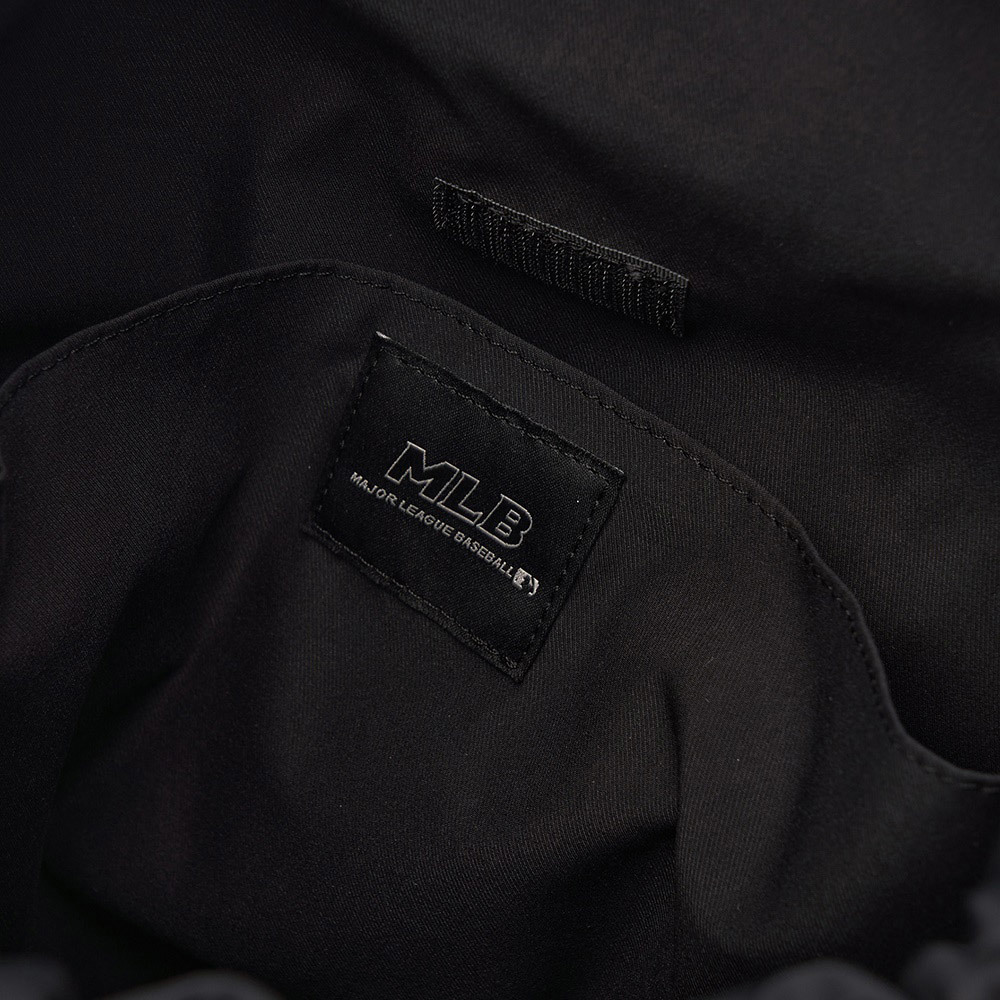 MLB 尼龍運動後背包 紐約洋基隊 (3ABKM064N-50BKS)