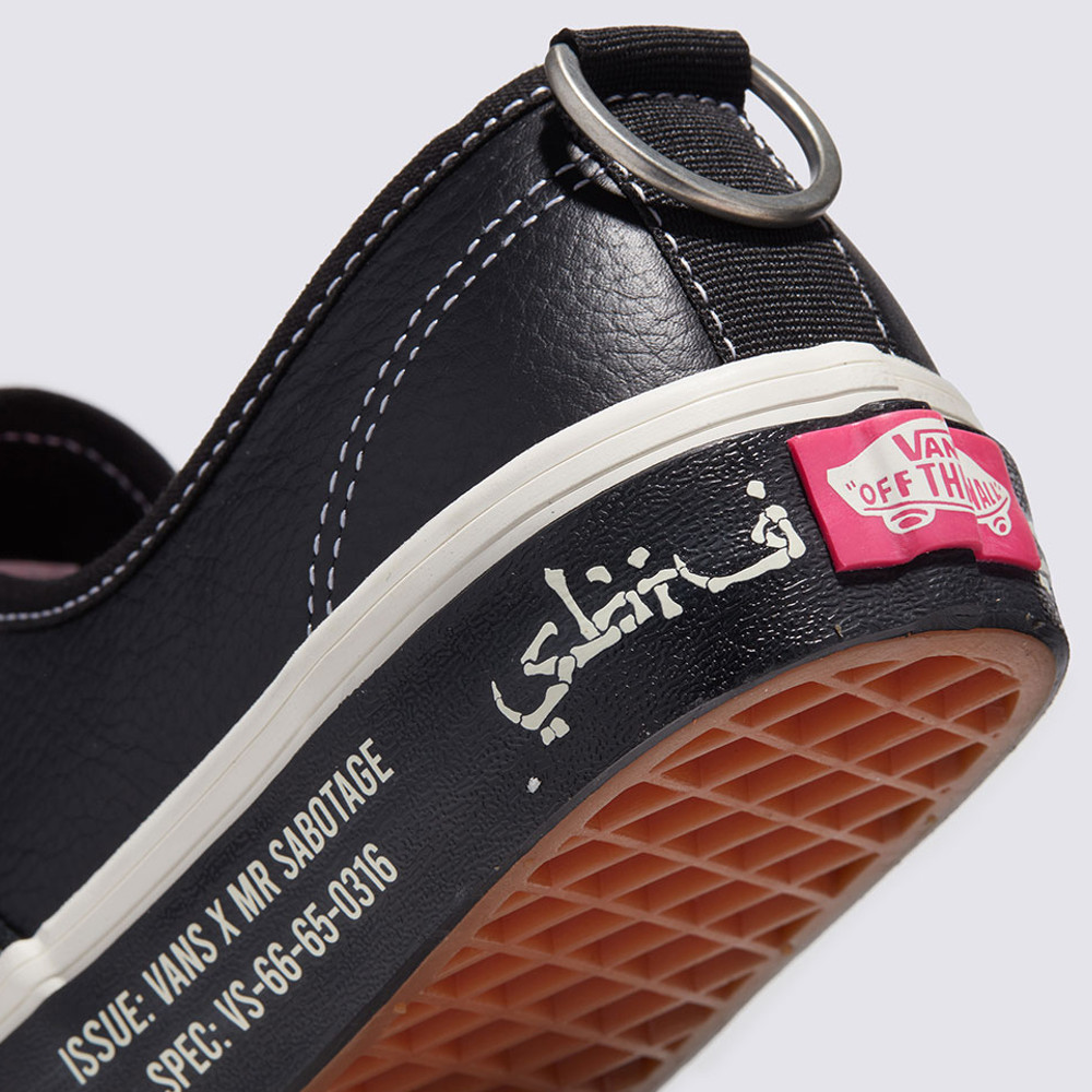 Vans Asian Artist Collection - SBTG Authentic 男女款黑色滑板鞋