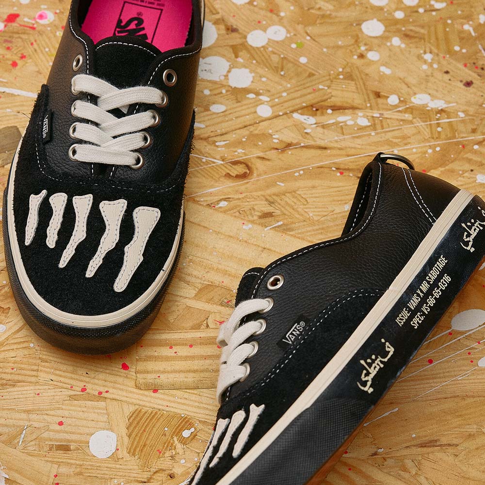 Vans Asian Artist Collection - SBTG Authentic 男女款黑色滑板鞋