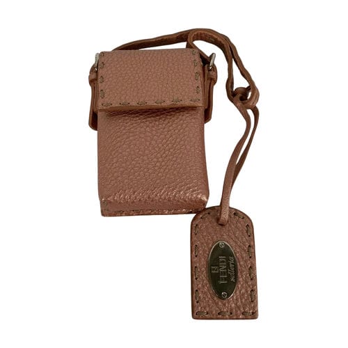 【新光三越台南中山店】FENDI/側背包//7AR118_0