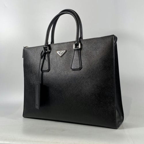 【桃園家樂福經國店】PRADA/手拿包//2VG061_1