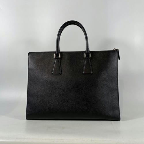 【桃園家樂福經國店】PRADA/手拿包//2VG061_2