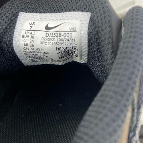 【南港店】NIKE/低筒運動休閒鞋/US7/dj1518-001_4