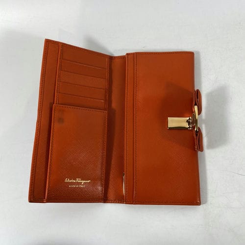 【桃園家樂福經國店】Salvatore Ferragamo/長夾錢包//IR-22A900_3
