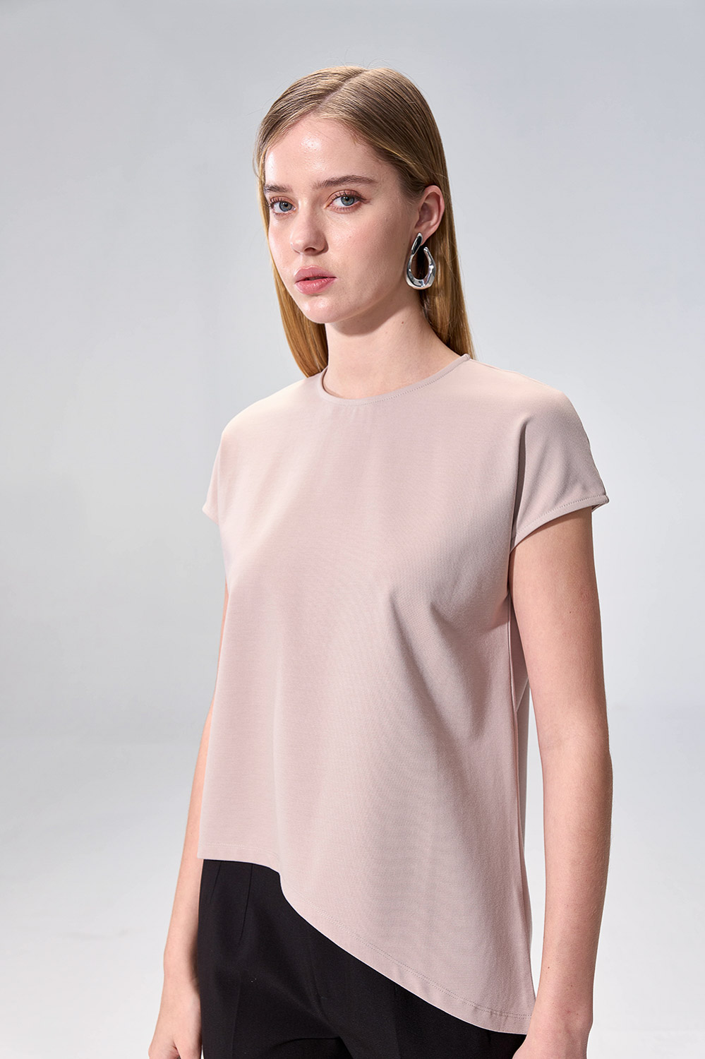 SST&C Ivory Irregular Hem Crewneck T-shirt | 01212503004_0