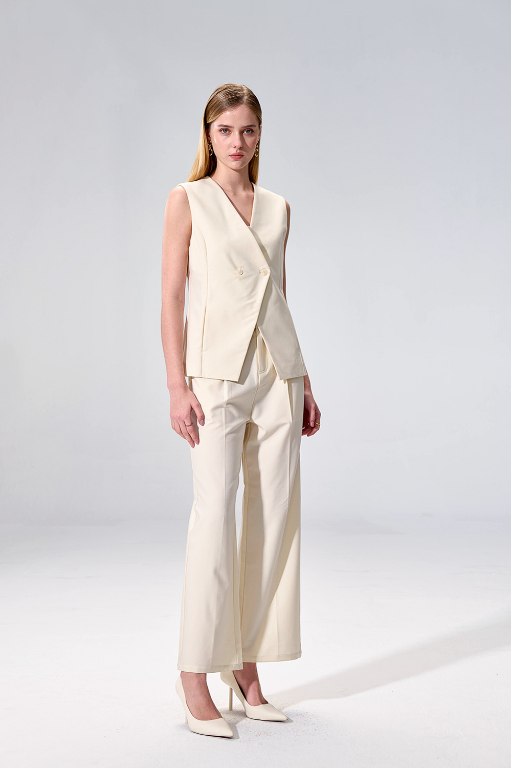 SST&C Ivory Slim-Fit Casual Vest | 01172504001_0