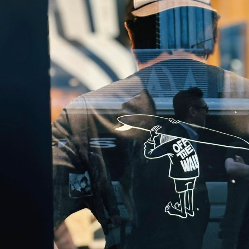 【VANS】ARTIST COLLECTION Vans X Hanai GFX T-shirts★大人気 YUSUKE HANAI グラフィック Tシャツ| VANS（ヴァンズ）公式ストア