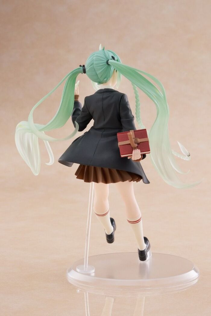 TAITO 景品初音未來Figure Fashion Preppy Ver.