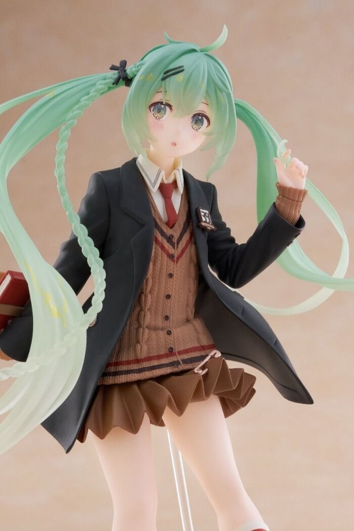 TAITO 景品初音未來Figure Fashion Preppy Ver.