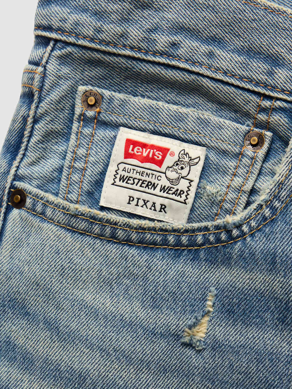 【新品】Levi’s® x Toy Story Loose Jean 32 Levi's® x Toy Story Loose Jean 32 - メルカリ