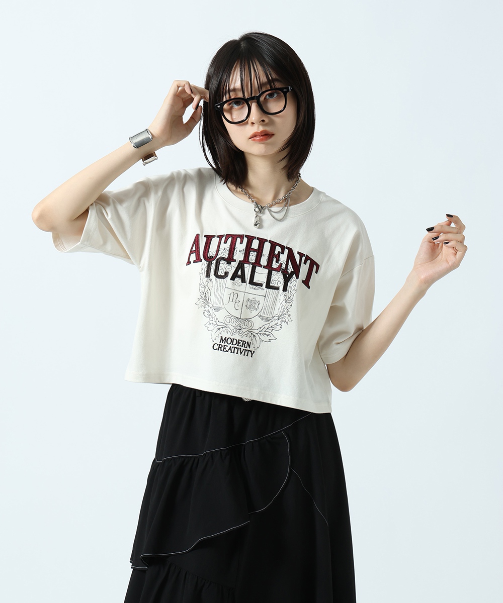 PAGEBOY刺繡字母短版T恤上衣-二色-1048931